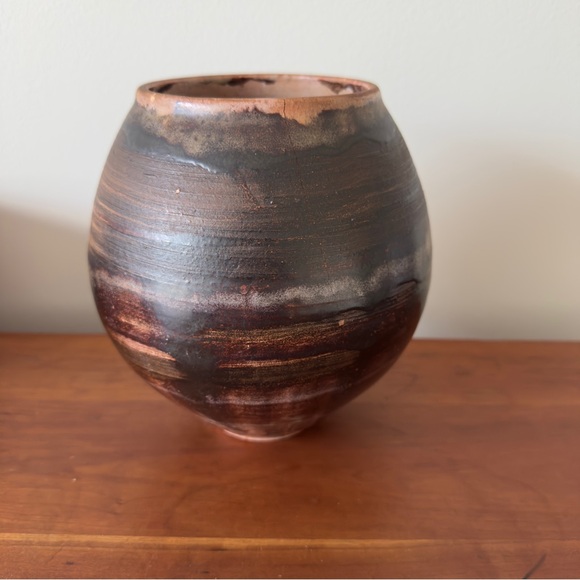 Handmade Studio Pottery Vase – Signed – Rustic Modern Wheel Thrown Decor - Picture 1 of 5